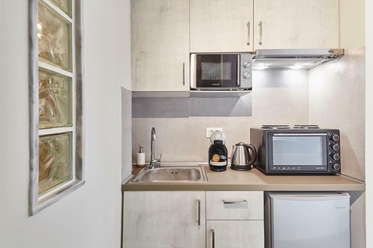 Explore Athens From An Uber-Central Studio! מראה חיצוני תמונה